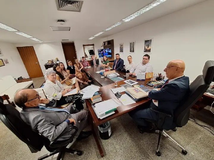 Guabiruba leva demandas sociais e habitacionais a Brasília
