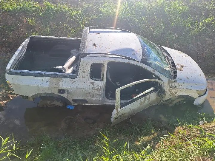 Cinco pessoas ficam feridas em colisão entre veículos na Antônio Heil