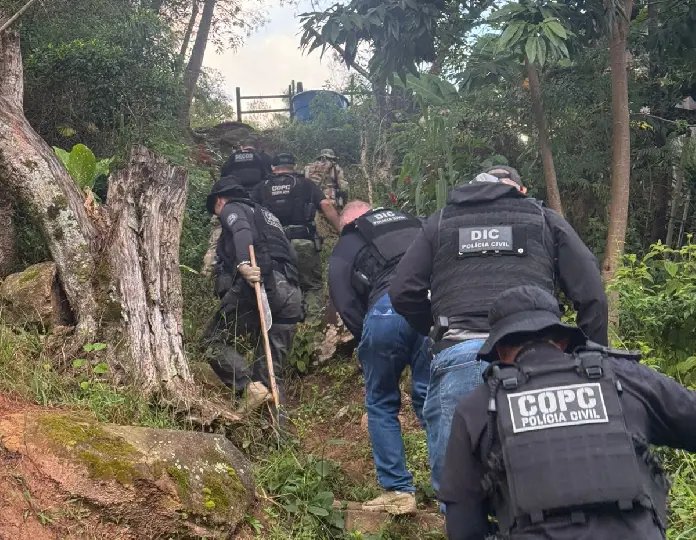 Polícia Civil encontra cadáver em cemitério clandestino