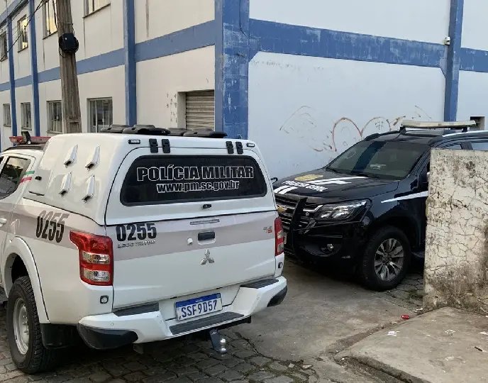 Operação da Polícia Civil prende três por tráfico em Brusque