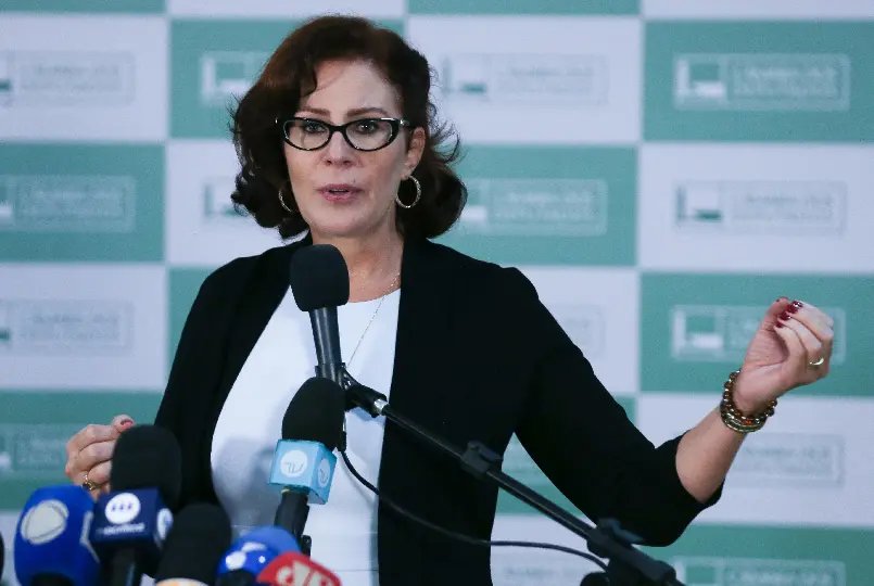 STF condena Carla Zambelli a 10 anos de prisão
