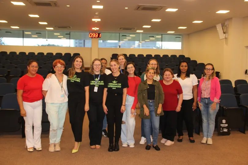 (ÁUDIO) Brusque reconhece profissionais da enfermagem no dia internacional