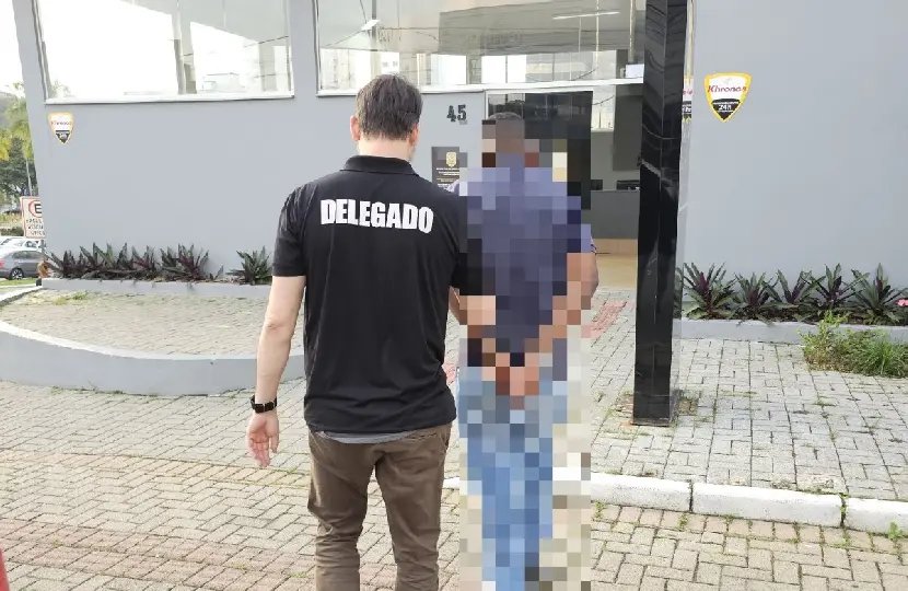 Polícia cumpre mandado de prisão por roubo no Santa Rita