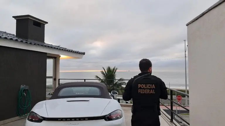 PF mira esquema de R$ 210 milhões com criptos, fraudes e drogas