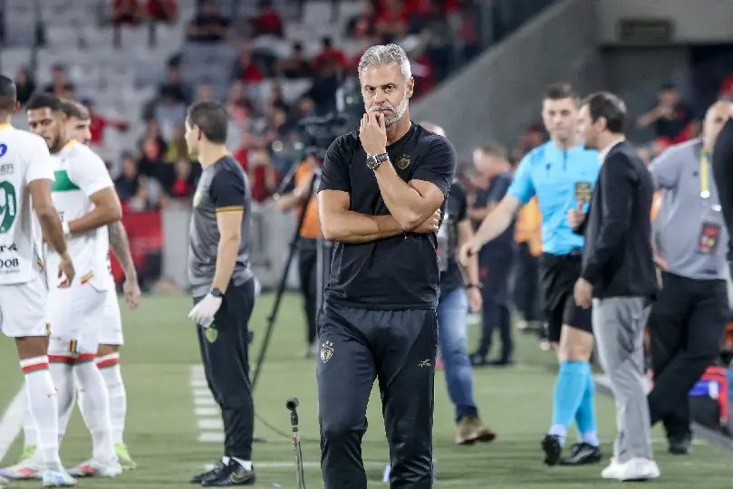 Técnico Filipe Gouveia elogia grupo e destaca superação
