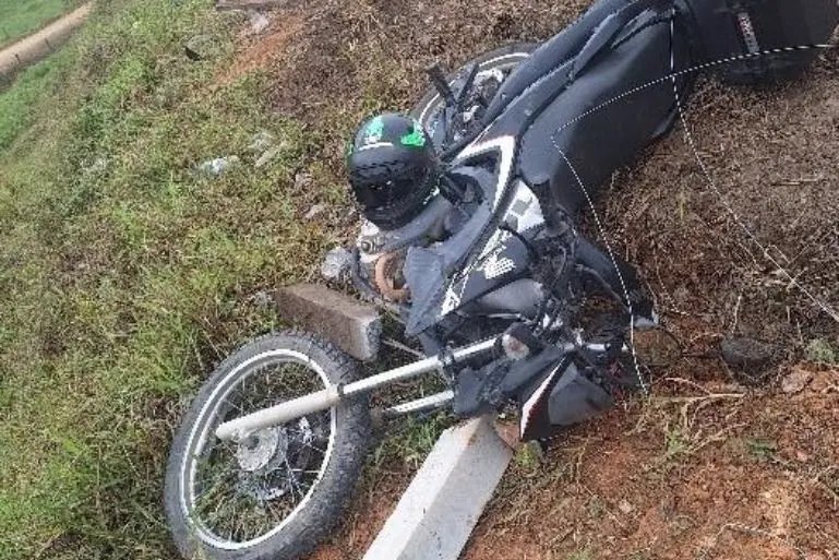 Motociclista fica gravemente ferido após acidente na SC-414