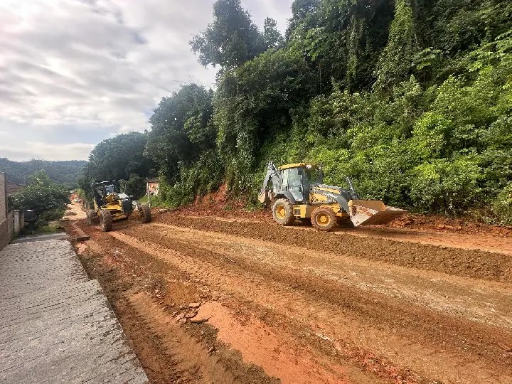 Início das obras de pavimentação na Rua Paulo Knihs marca avanço no bairro Águas Claras