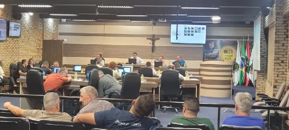 (VÍDEO) Câmara aprova a lei que agiliza a liberação de Alvará Sanitário