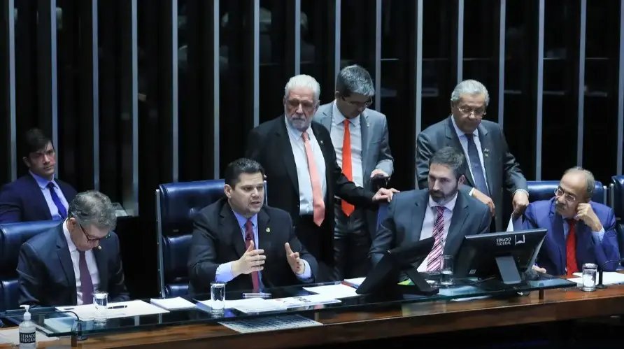 Senado aprova PEC que inclui guarda municipal na segurança pública