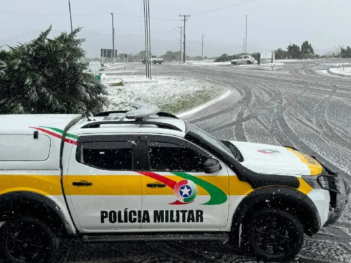 Primeira neve do ano é registrada em Santa Catarina nesta quinta-feira