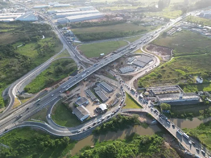 Obra de trevo entre BR-101 e Antônio Heil supera 75% de execução
