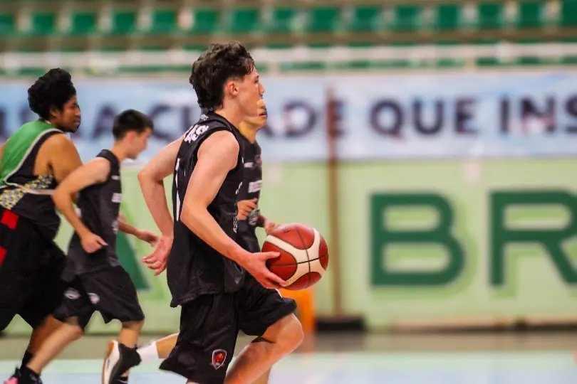 Jacobs tem dia de goleadas no basquete e estreia da Bocha Raffa Vollo