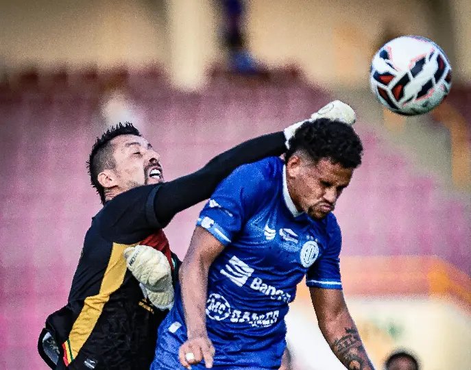 Brusque começa na frente, mas leva virada e goleada do Confiança