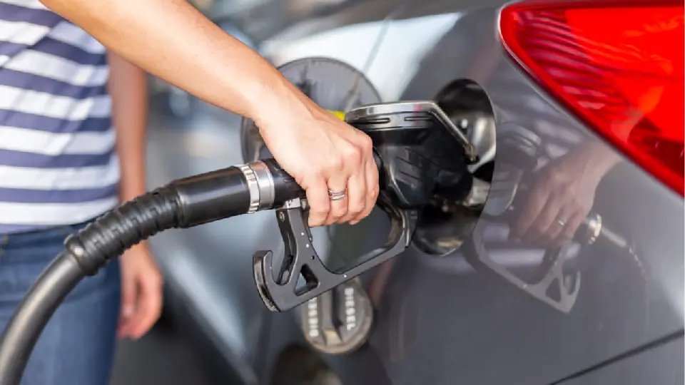 Petrobras reduz em R$ 0,17 gasolina vendida a distribuidoras