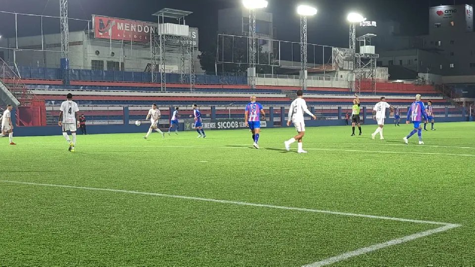 Carlos Renaux faz dever de casa e vence Fluminense na estreia da Série B
