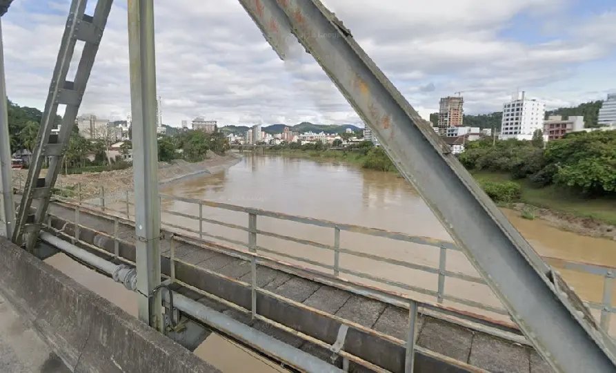 Corpo é encontrado no Rio Itajaí-Açu