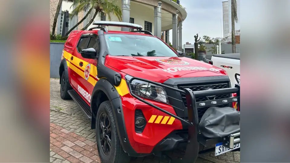 Bombeiros de Botuverá recebem nova viatura do Governo do Estado