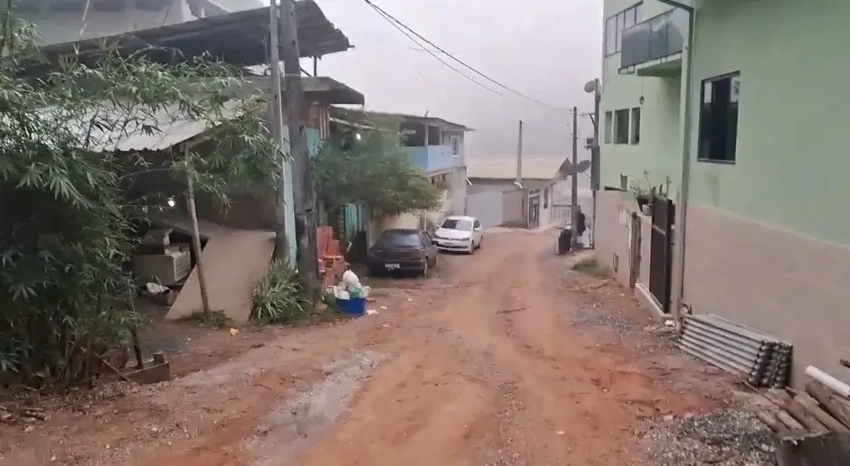 (VÍDEO) Moradores cobram manutenção da Rua do Engenho, no bairro Zantão