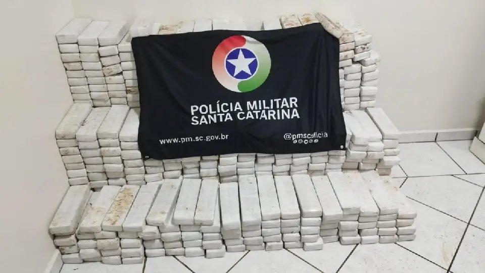 Mais de 450 kg de maconha são apreendidos em abordagem em SC