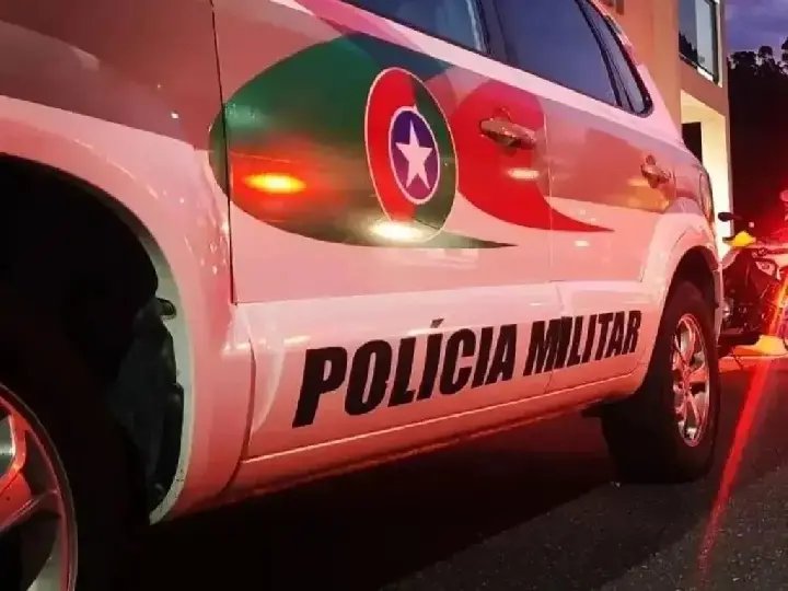 Homem armado com faca rouba R$1,5 mil de comércio no Centro