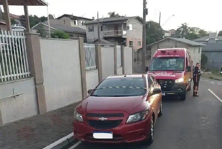 Madrasta que esqueceu criança no carro é denunciada por homicídio culposo