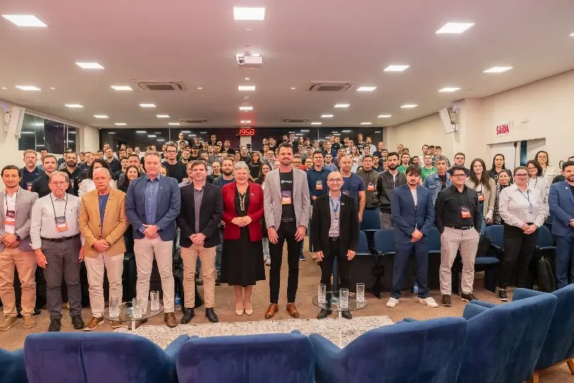 Evento na UNIFEBE conecta inovação, indústria e academia em Brusque