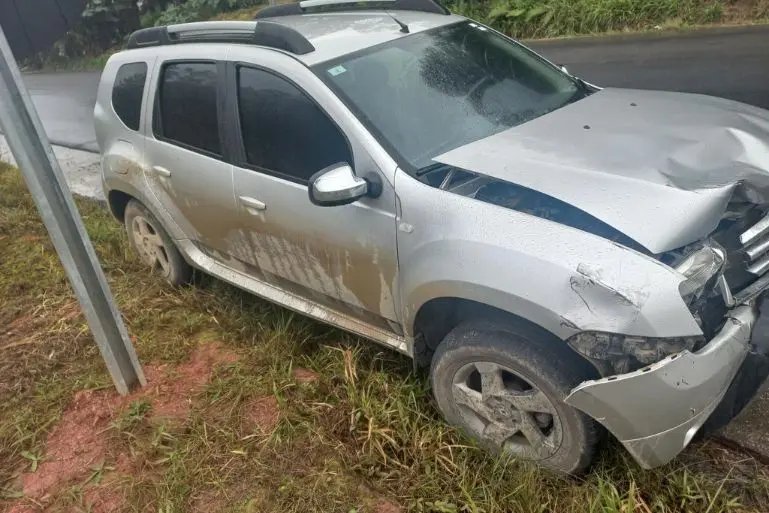 Acidente em Botuverá deixa três pessoas feridas