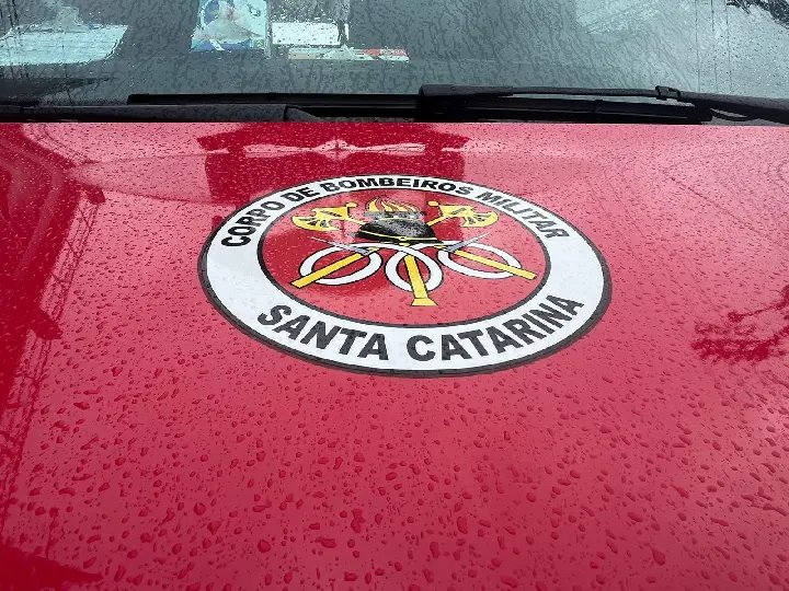 Homem sofre acidente de trabalho e tem a mão esmagada por máquina