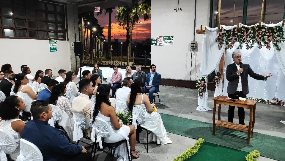 Brusque celebra união de 47 casais em recorde de Casamento Coletivo