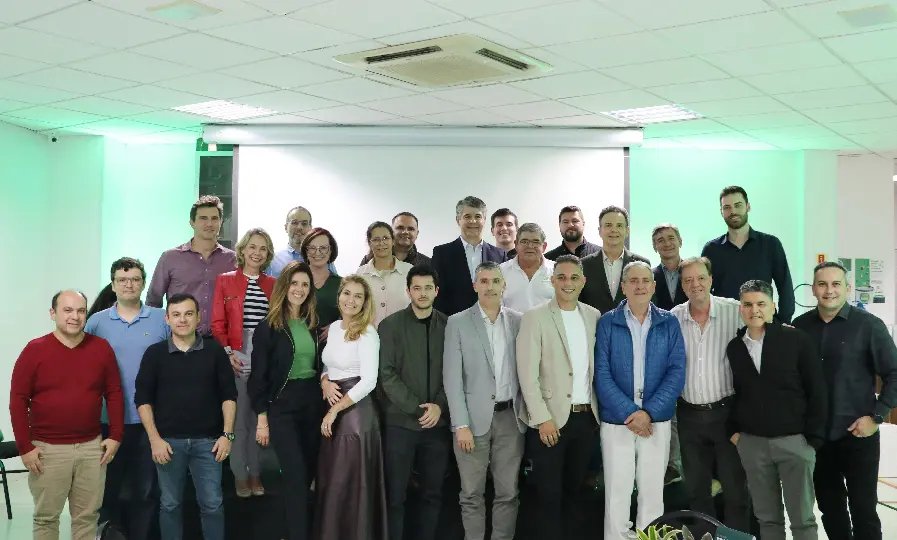 Unimed Brusque promove palestra sobre Inteligência Artificial para médicos e reforça compromisso com a inovação em saúde