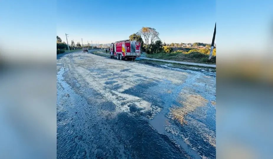 Gelo na pista gera caos e provoca cinco acidentes em série