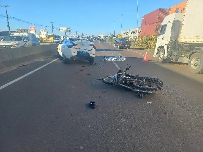 Motociclista que morreu na Antônio Heil tinha 47 anos, segundo a PMRv