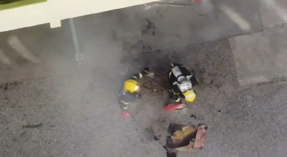 (VÍDEO) Fritadeira industrial pega fogo e causa princípio de incêndio no São Luiz
