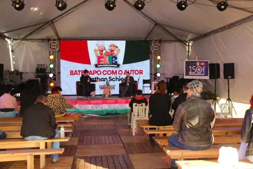 Festa Literária de Brusque continua nesta sexta-feira