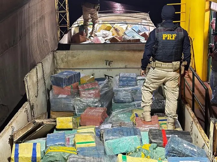 PRF apreende mais de 17 toneladas de maconha em carreta