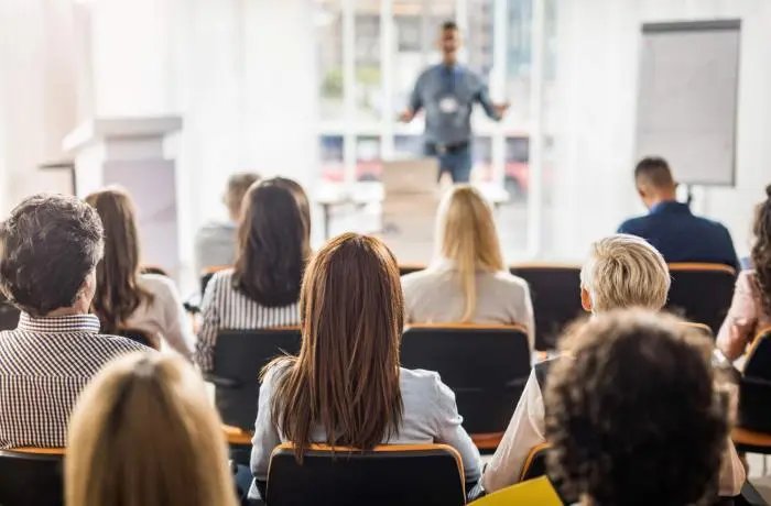 Inscrições para 8ª Escola de Vendas da CDL Brusque estão abertas