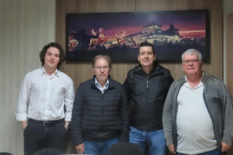 Brusque avança em cooperação internacional com Polônia e Itália