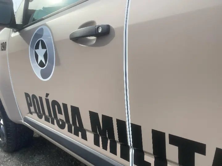 Morador é surpreendido por homem desconhecido “hospedado” em sua casa