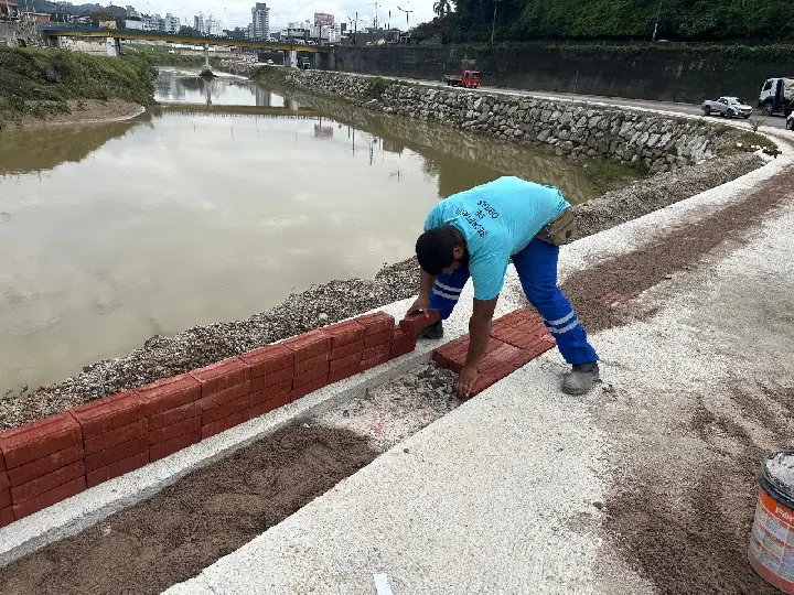 Recuperação de calçadas da Beira Rio se aproxima de sua conclusão