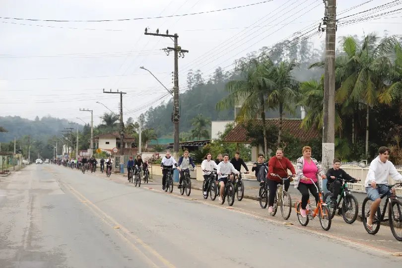 Pedala Cidade reúne cerca de 200 pessoas em Guabiruba