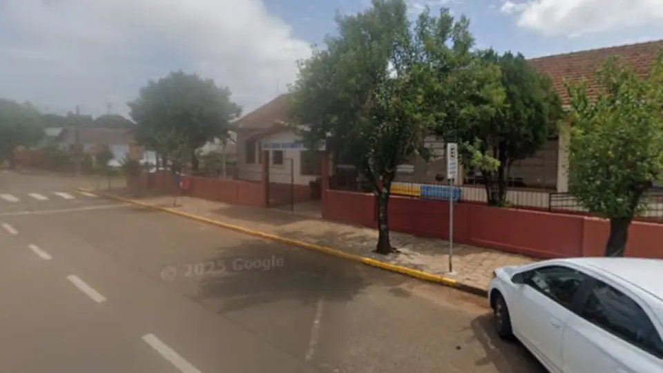 Adolescente mata uma criança e fere outras duas na escola