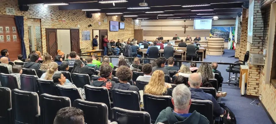 (VÍDEO) Projeto busca levar serviços a empreendedores nos bairros de Brusque