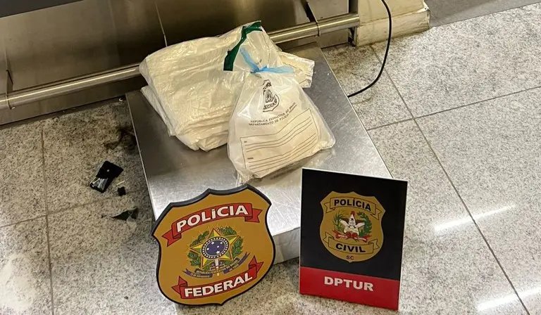 Homem é preso com 3 kg de cocaína no corpo ao tentar embarcar para Paris
