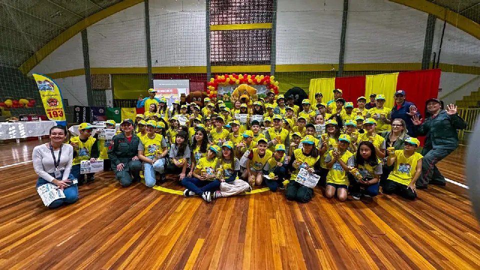 Formatura do Bombeiro Mirim e Golfinho reúne 136 crianças em Botuverá