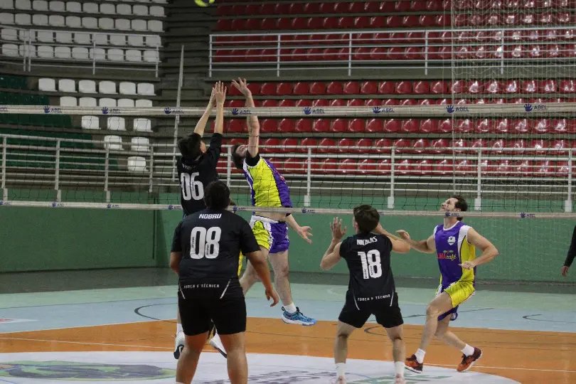 Vôlei e Bolão estreiam nos Comunitários