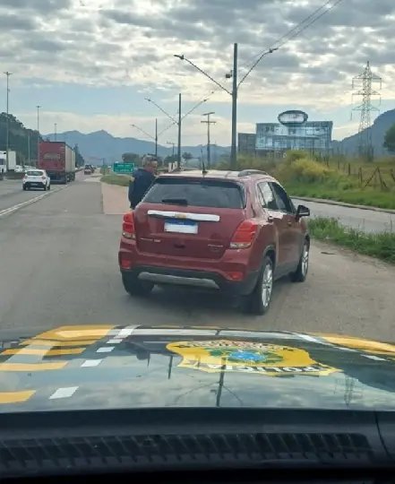 Motorista é flagrado a 180 km/h na BR-101 