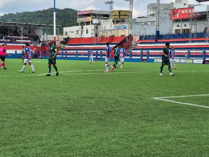 Carlos Renaux empata sem gols com o Metropolitano pela Série B
