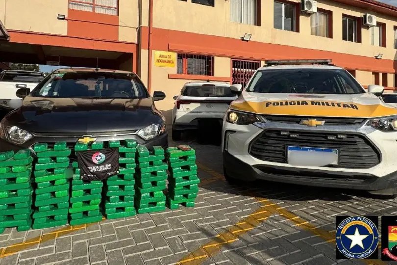 Veículo furtado transportava 122 quilos de maconha na SC-114