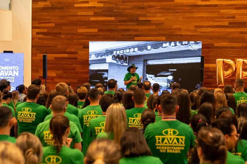 Havan paga salário extra aos 22 mil colaboradores no mês de julho