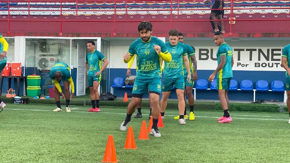 Brusque FC se reapresenta no estádio Augusto Bauer